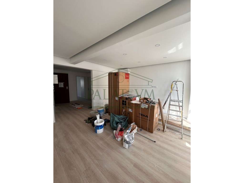 Apartamento T3 - Totalmente Renovado - Laranjeiro - Grande imagem: 4/32