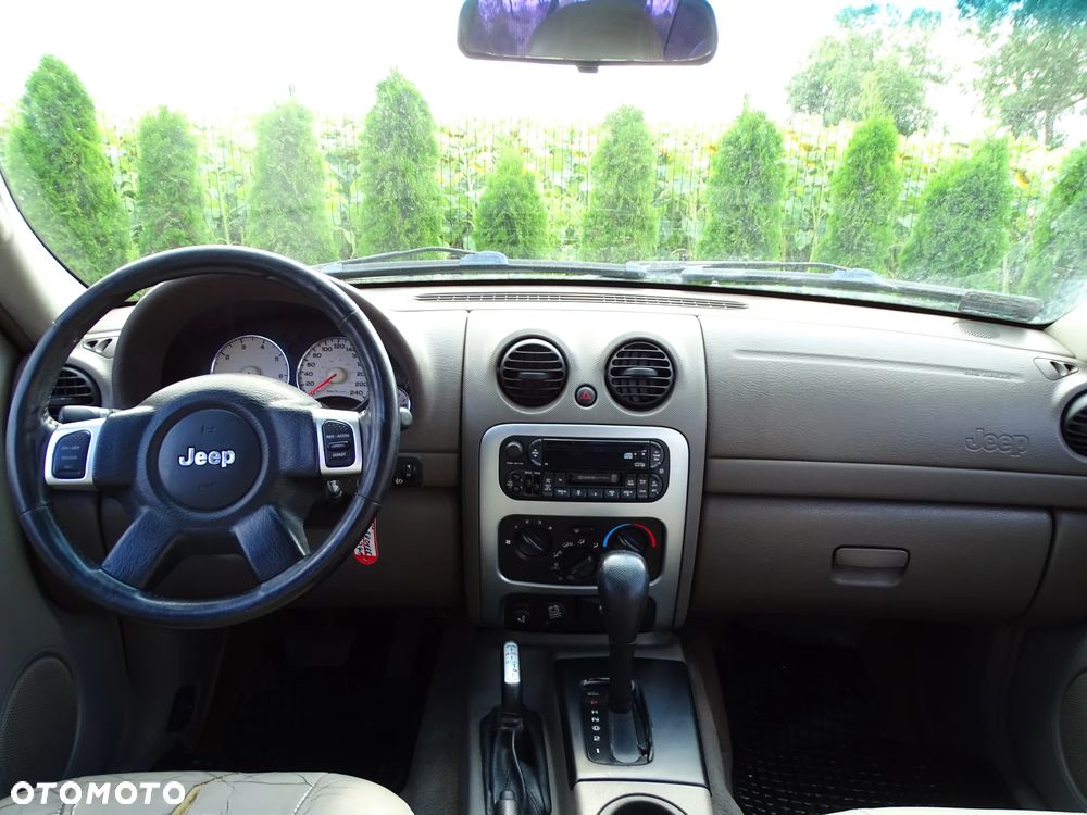Jeep Liberty - 6