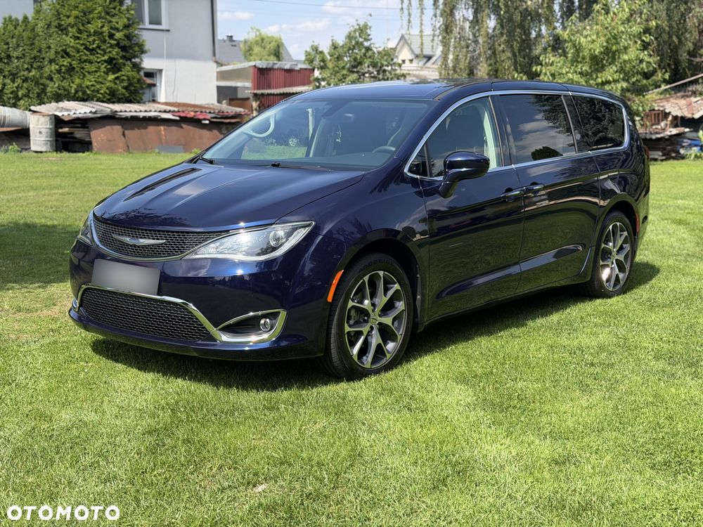 Chrysler Pacifica - 1