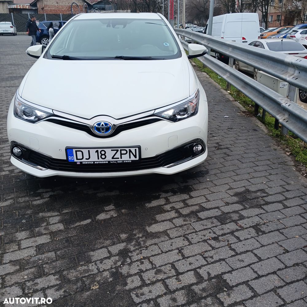 Toyota Auris 1.8 L VVT-i HSD Sol - 3