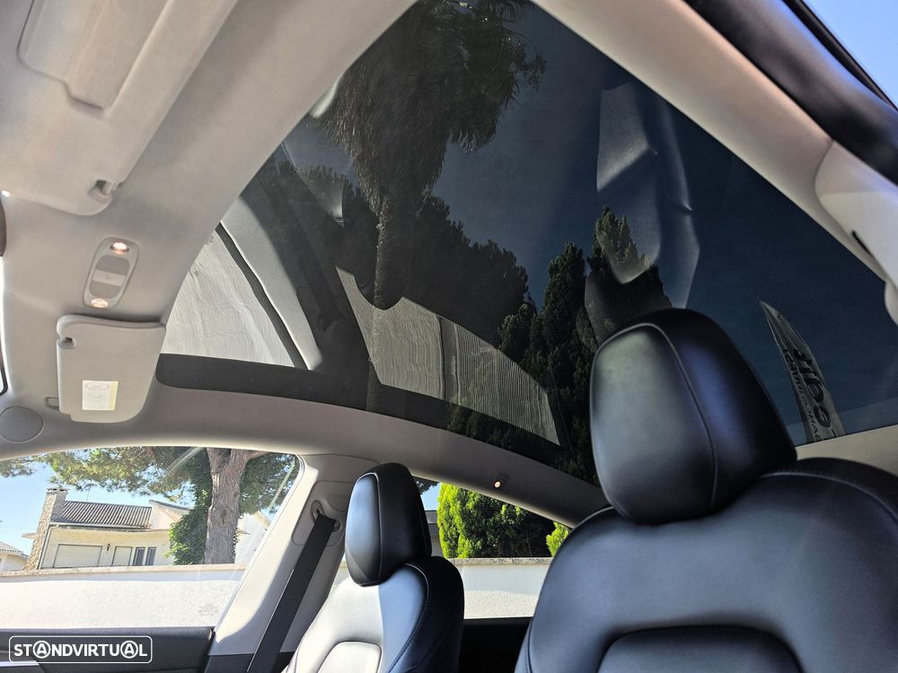 Tesla Model Y Standard - 11