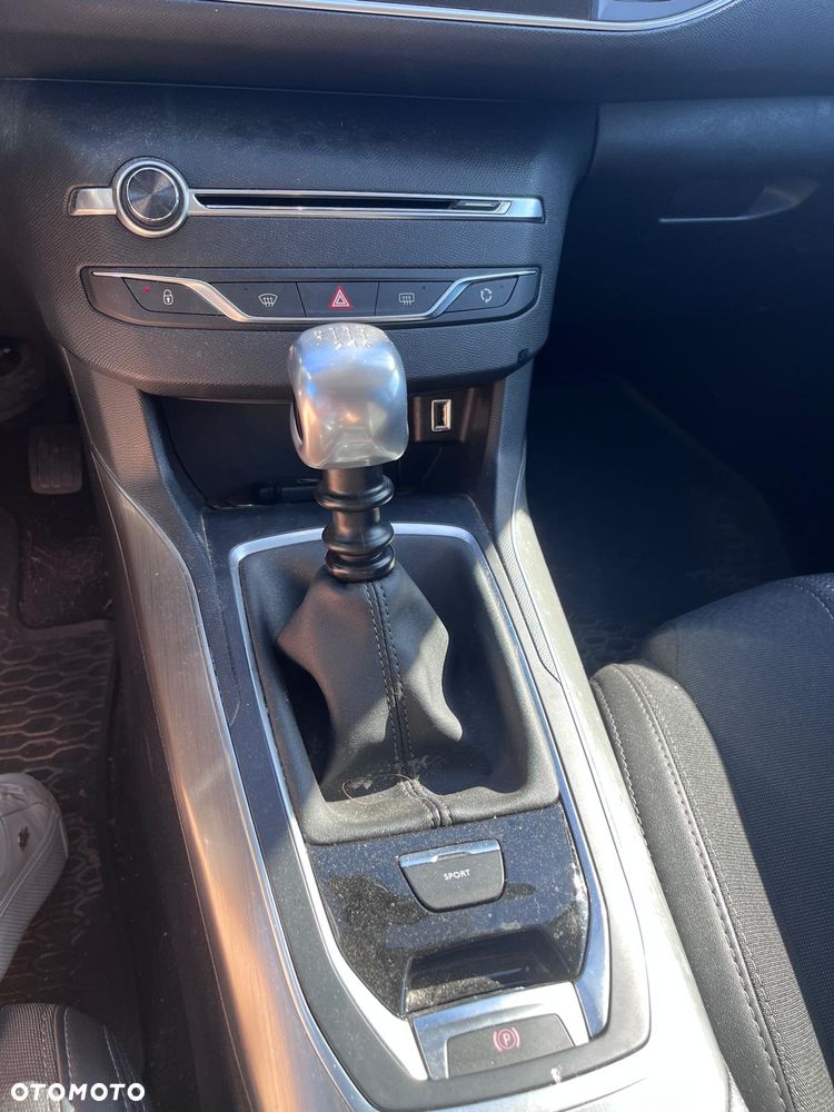 Peugeot 308 1.2 PureTech Allure S&S - 22