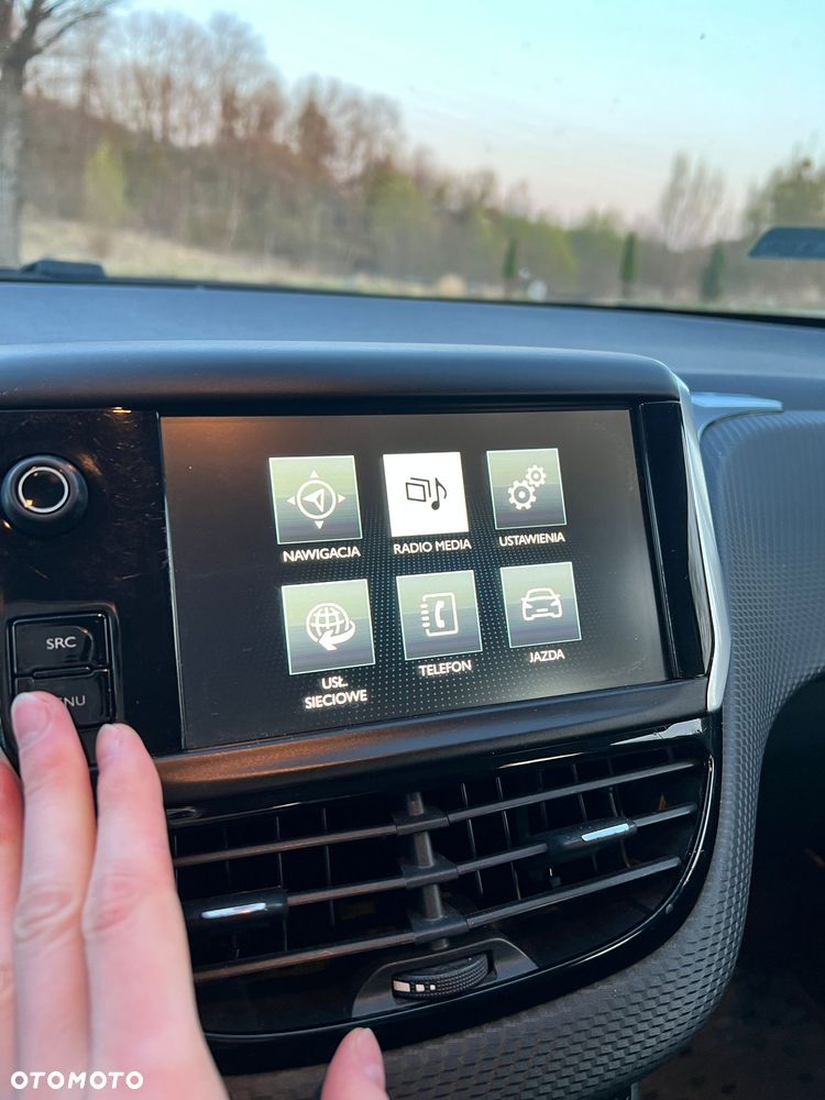 Peugeot 208 1.2 PureTech Allure S&S EAT6 - 12