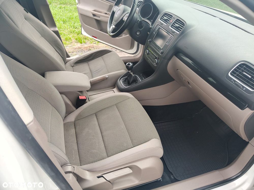 Volkswagen Golf 1.6 TDI DPF BlueMotion Technology Comfortline - 8