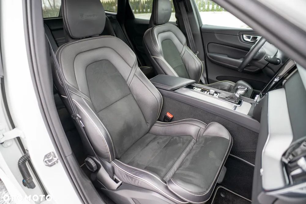 Volvo XC 60 D4 Geartronic RDesign - 27