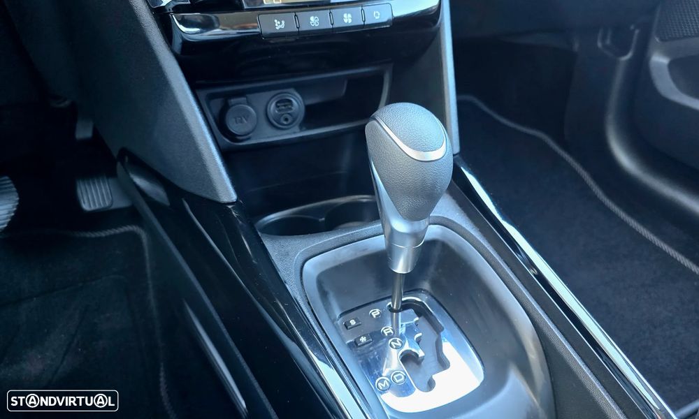 Peugeot 2008 PureTech 110 GPF Stop&Start EAT6 Allure - 12