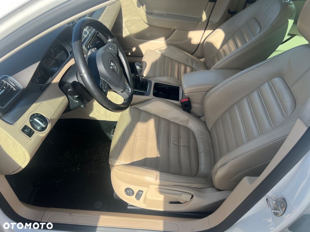 Volkswagen Passat 2.0 TDI BlueMotion Technology Highline - 12