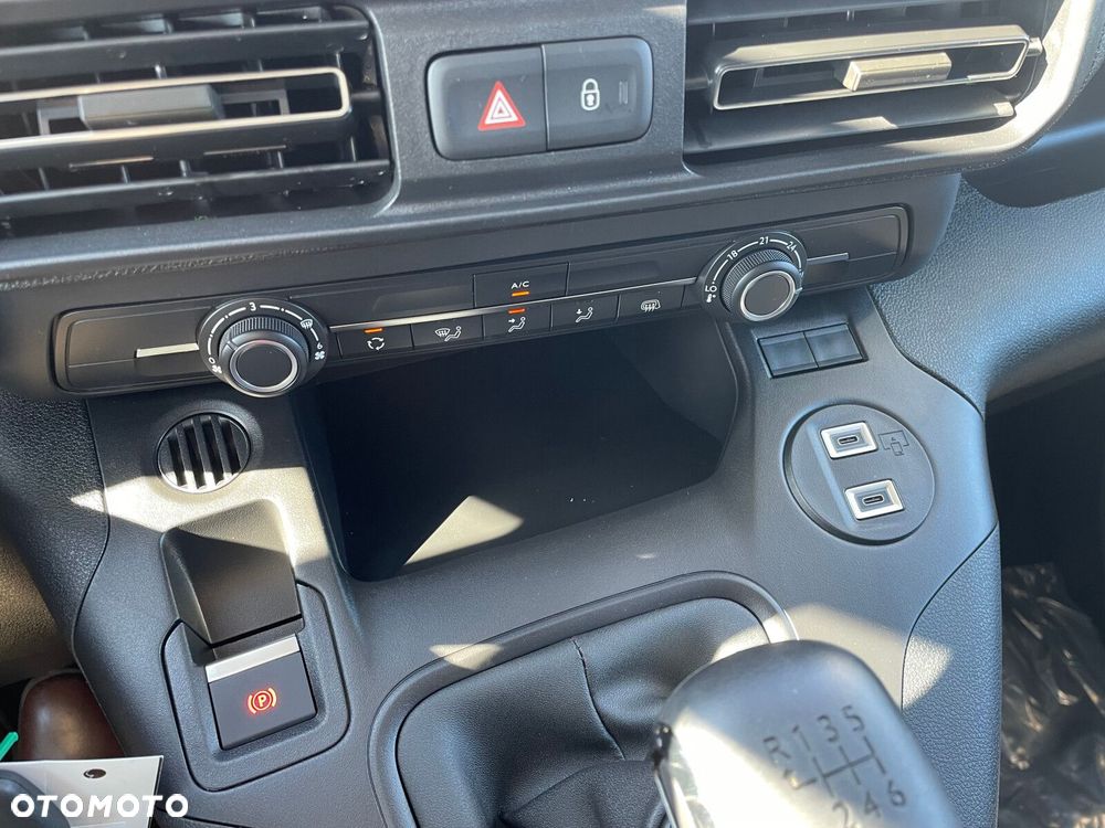 Opel Combo Cargo Combo Cargo Furgon XL Diesel 100KM Manual - 21