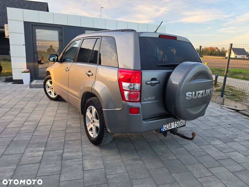 Suzuki Grand Vitara 2.0 - 11