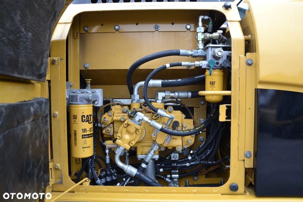Caterpillar CAT 319 DL - 19