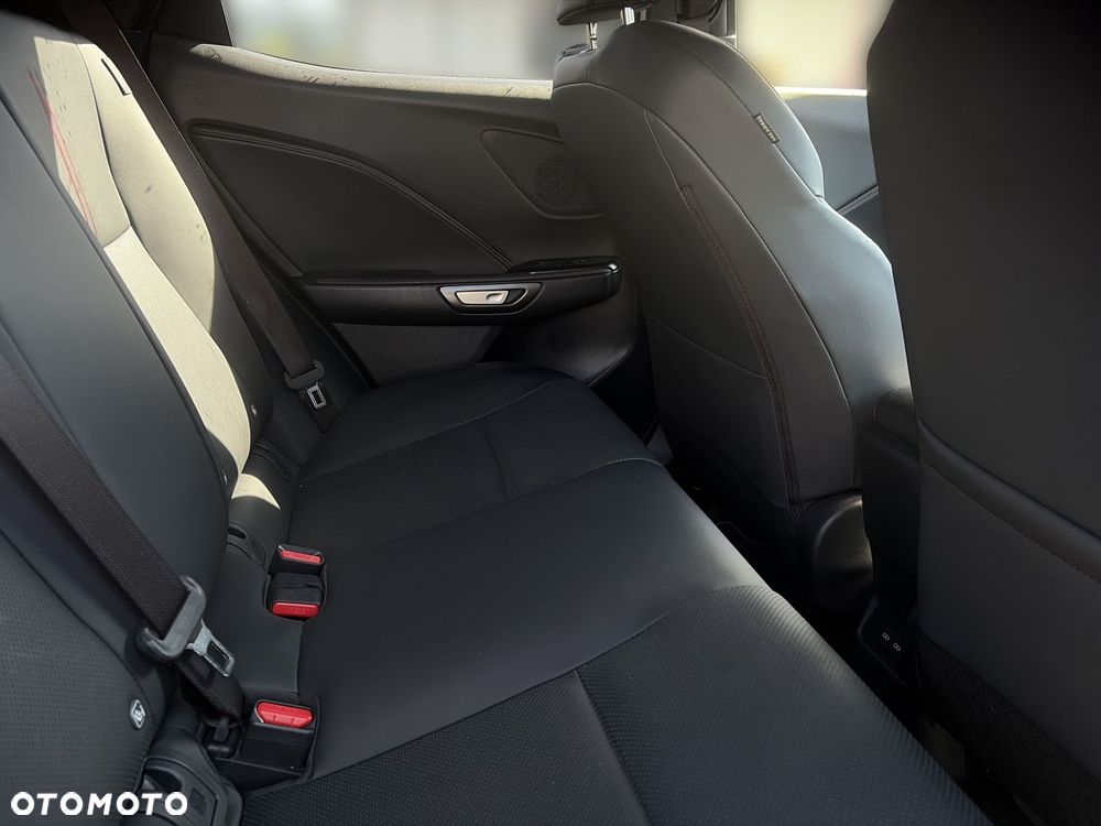 Lexus LBX 1.5 Hybrid Emotion - 9