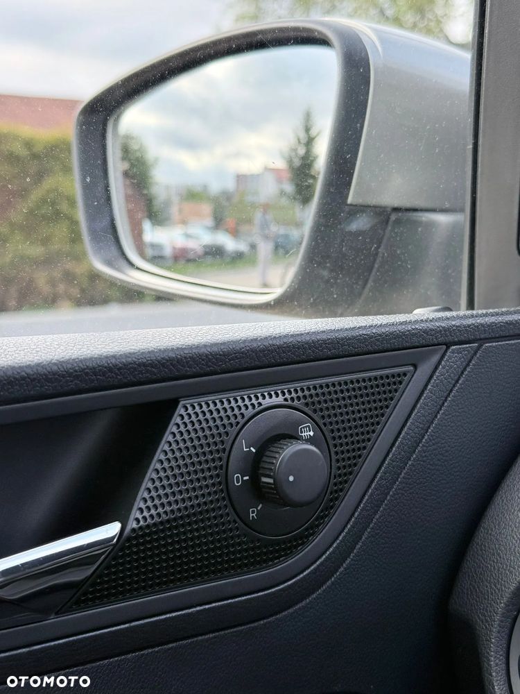 Skoda RAPID 1.0 TSI Ambition - 12