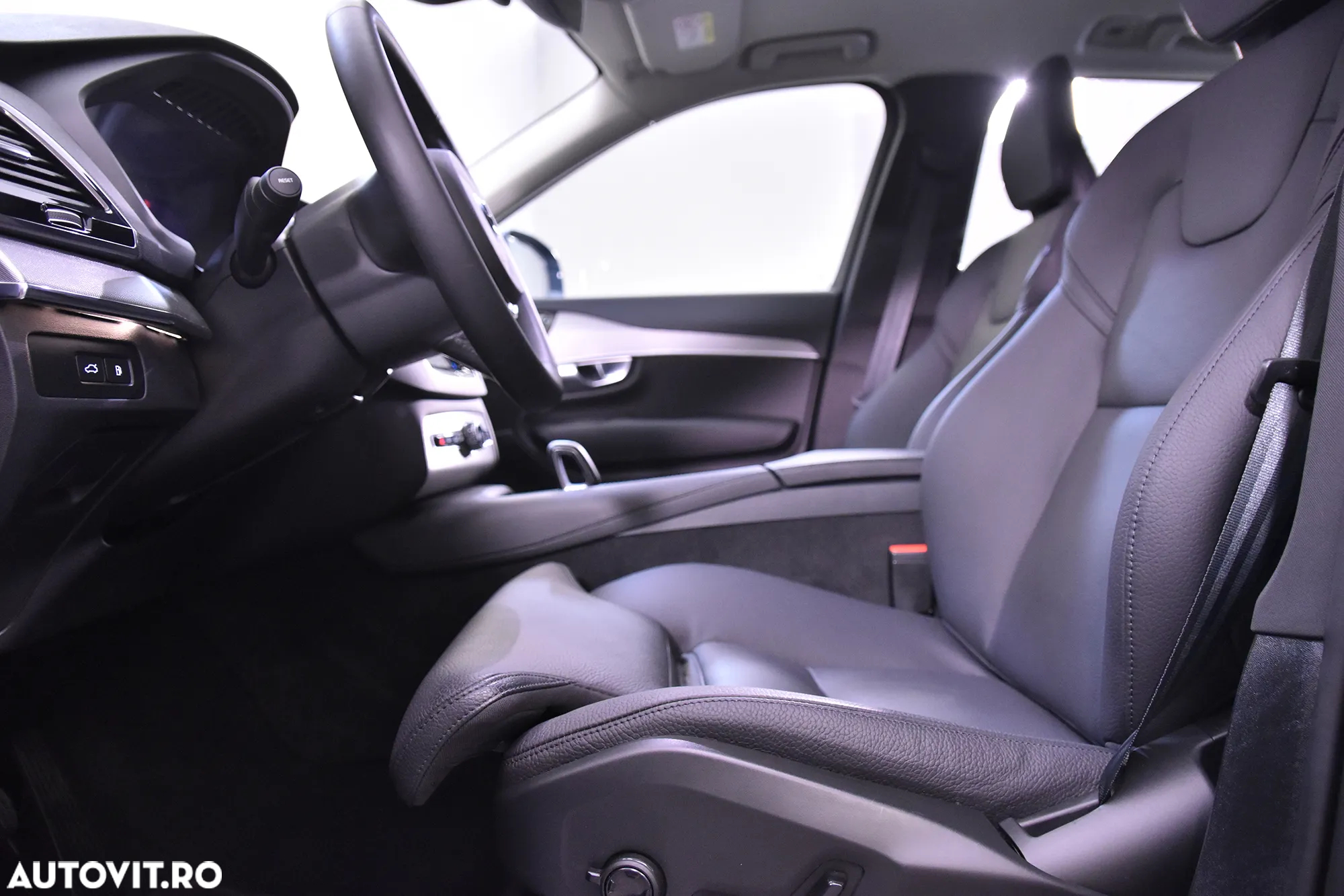 Volvo XC 90 - 23