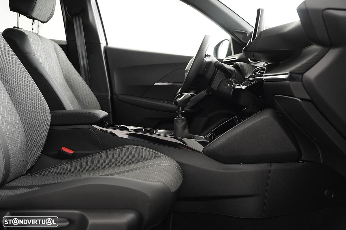Peugeot 2008 1.2 PureTech Allure - 21