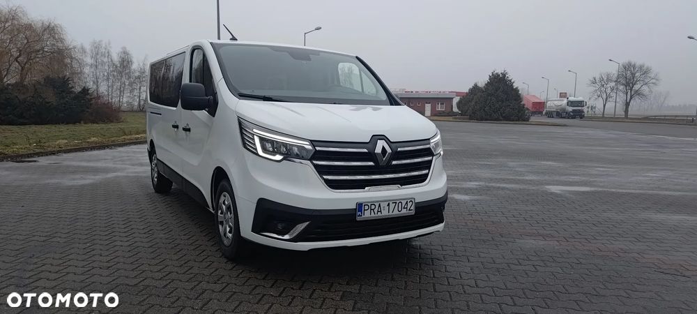 Renault Trafic 2023 photo 2