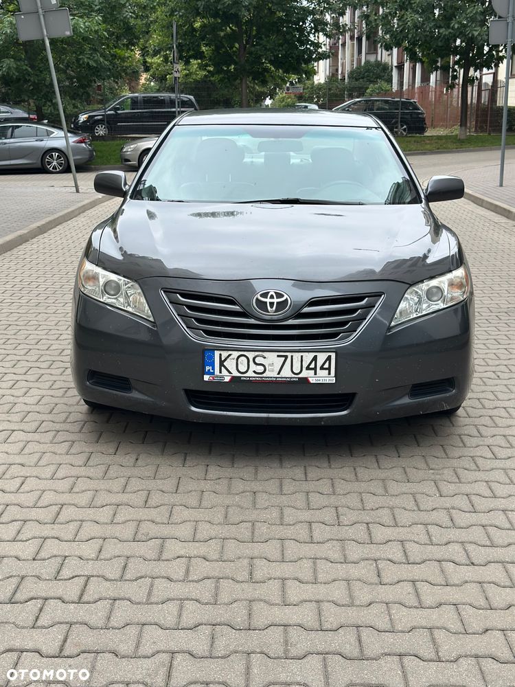 Toyota Camry - 2