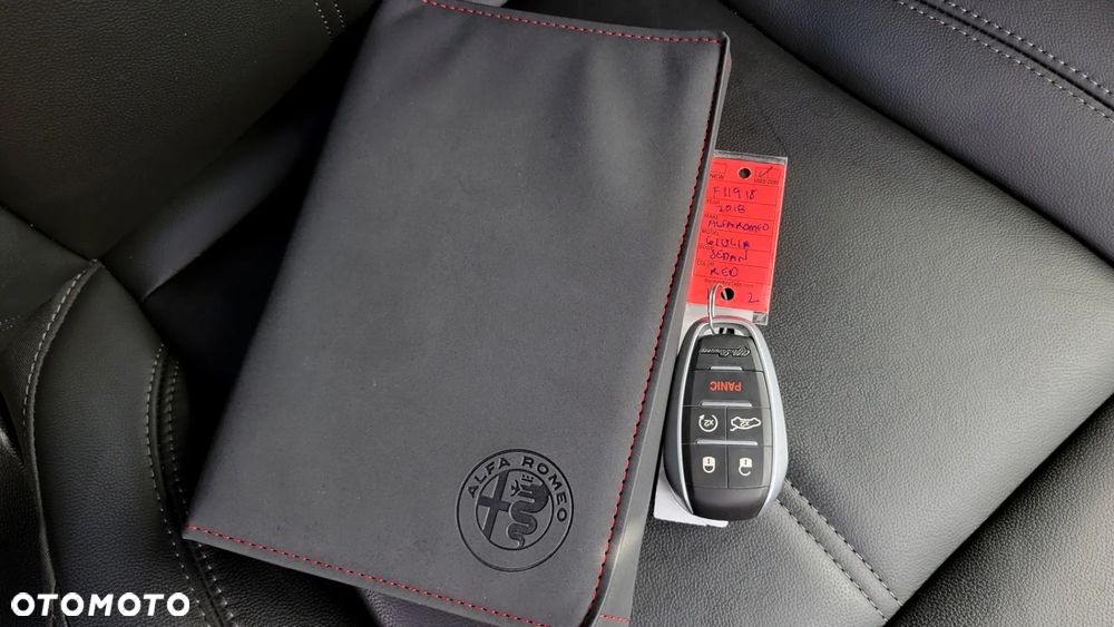 Alfa Romeo Giulia 2.0 Turbo 16V AT8-Q4 Ti - 39