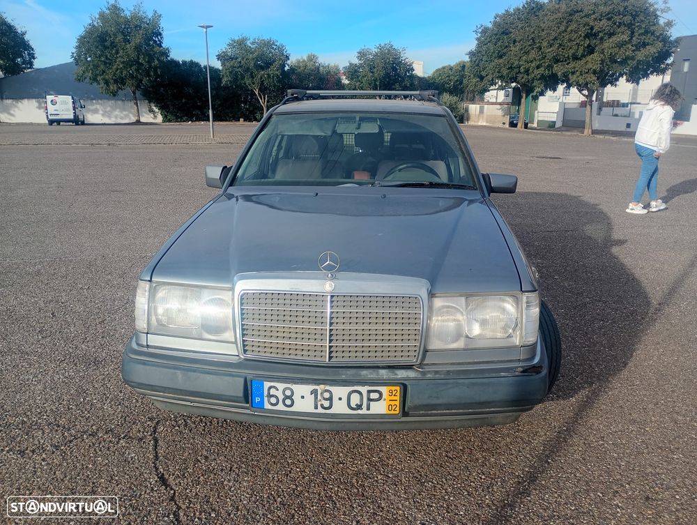 Mercedes-Benz E 250 1992 photo 4