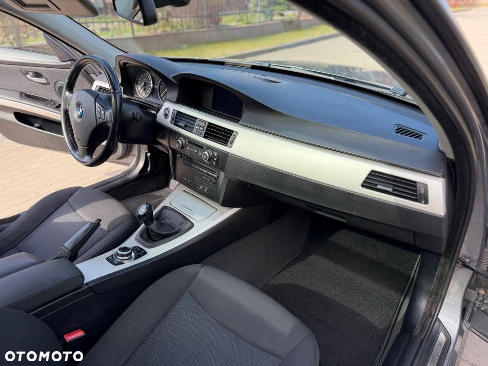 BMW Seria 3 320d - 26