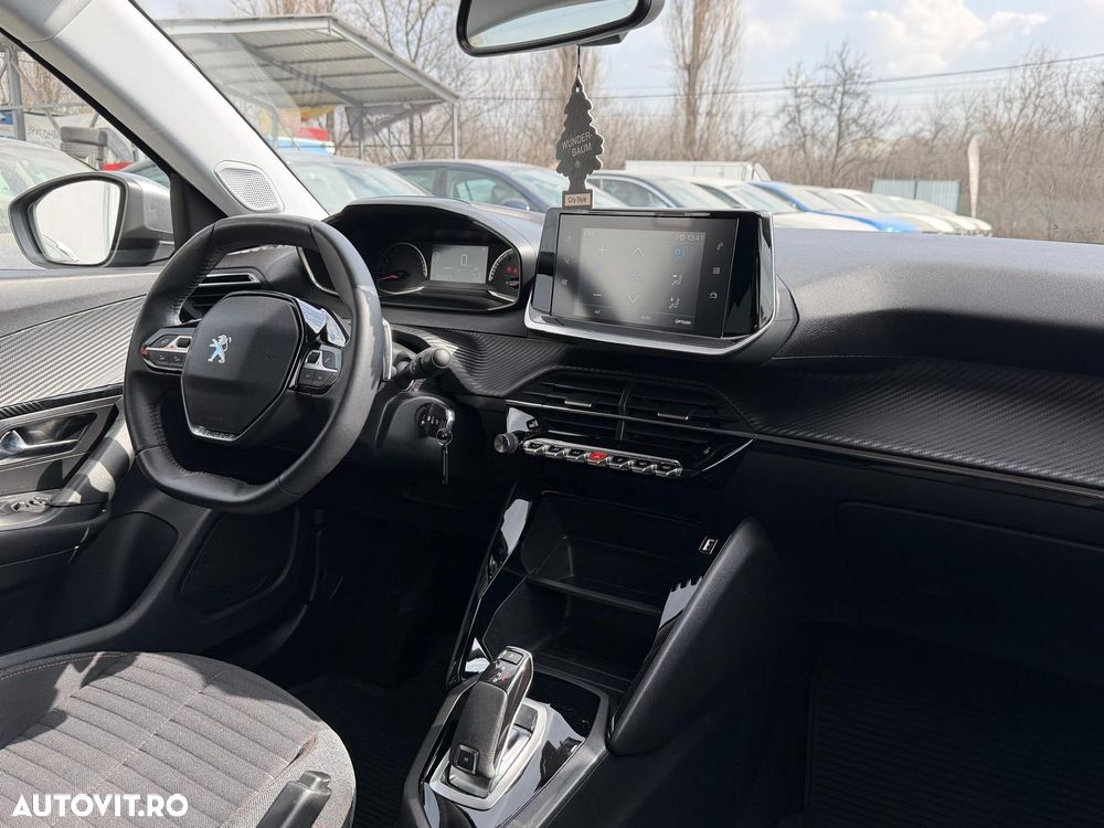 Peugeot 2008 1.2 L PureTech STT EAT8 Allure - 7
