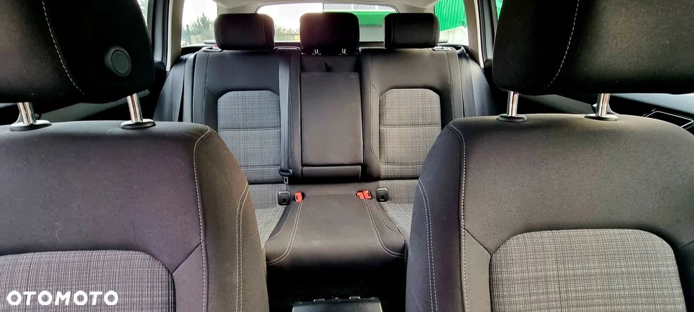 Volkswagen Passat Variant 2.0 TDI EVO Business - 19