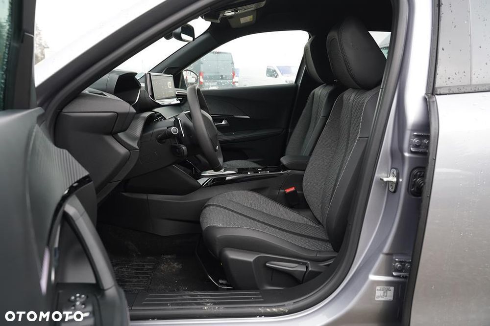 Peugeot 2008 PureTech mHEV Allure e-DCS6 - 11