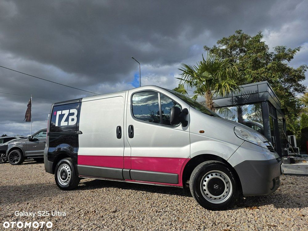 Opel Vivaro - 10