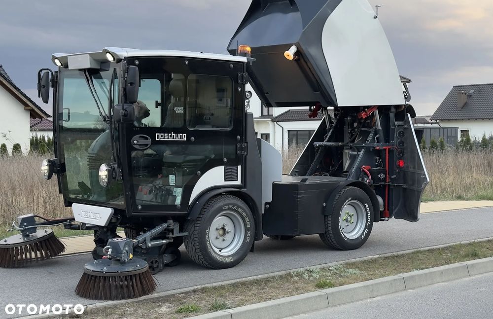 Inny Zamiatarka Boschung Urban Elektryk - 12