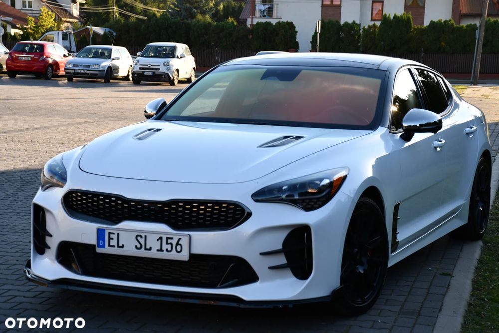 Kia Stinger - 14
