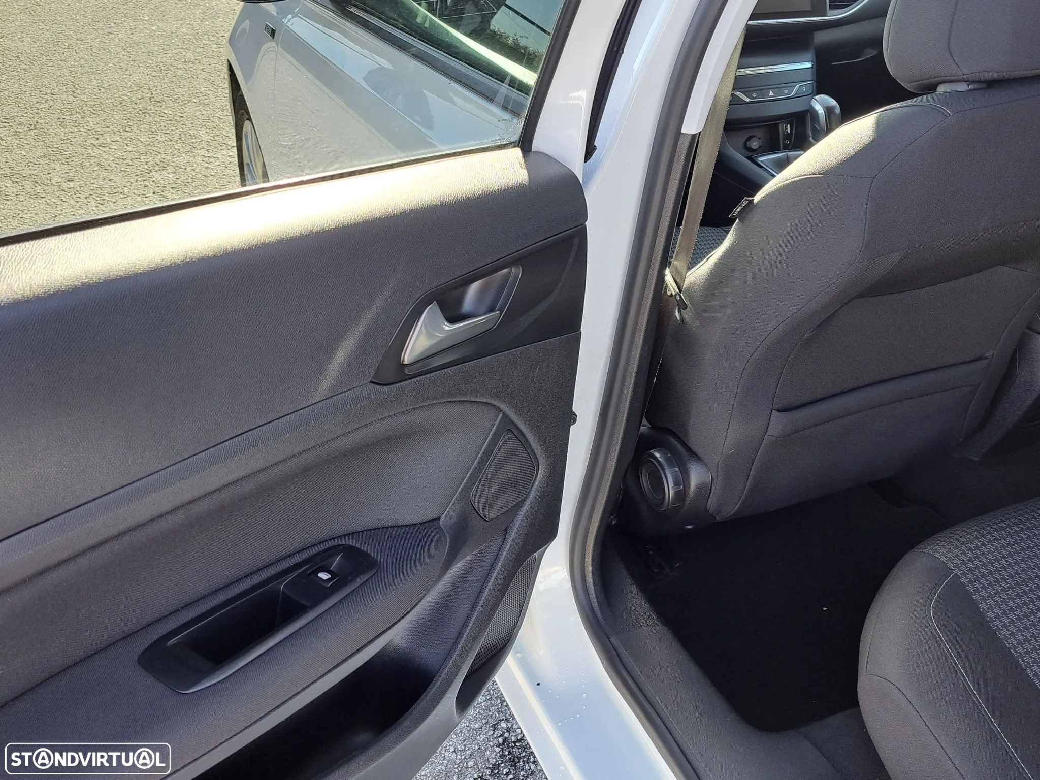 Peugeot 308 SW 1.6 BlueHDi Style - 21