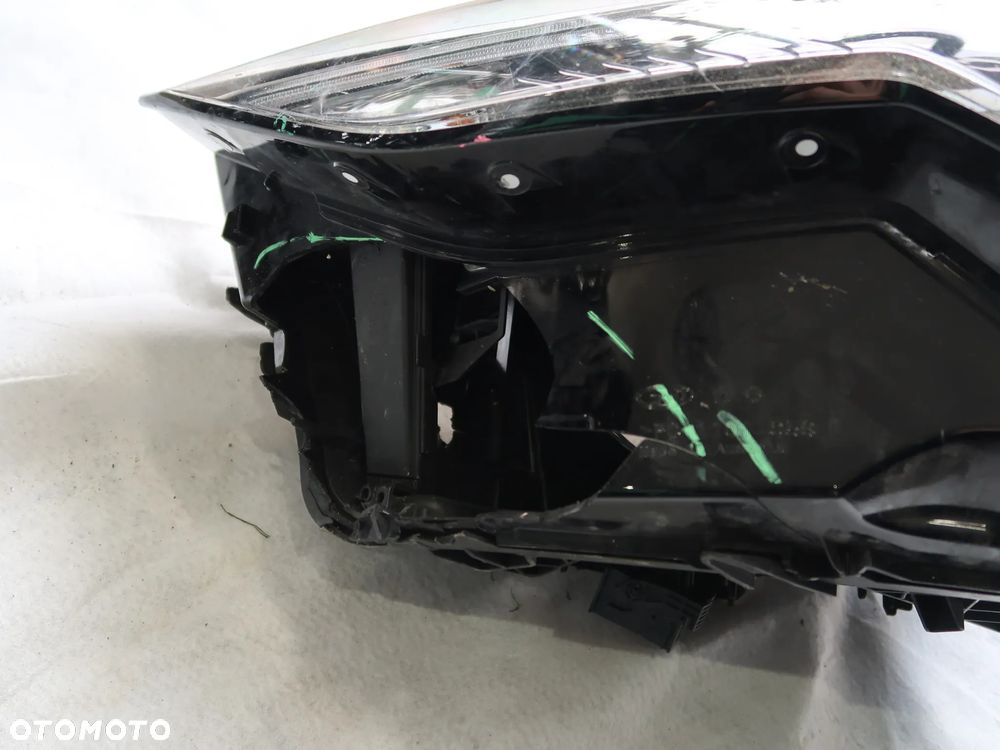 Lampa przednia Audi 83A 941011 11S - 2