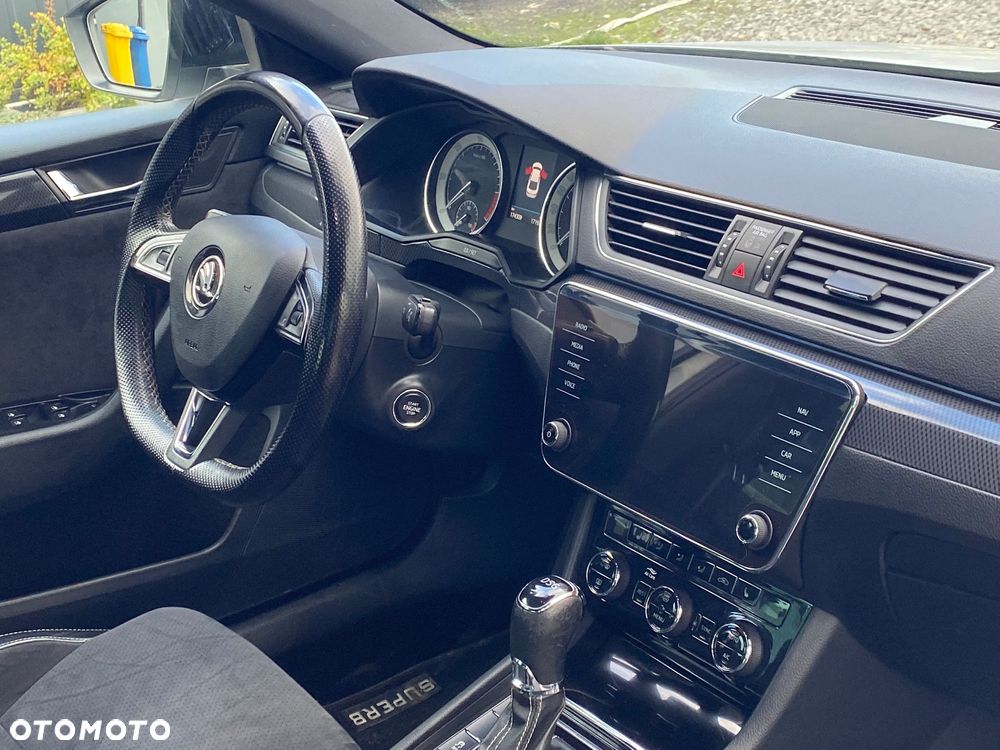 Skoda Superb 2.0 TDI Sportline DSG - 14