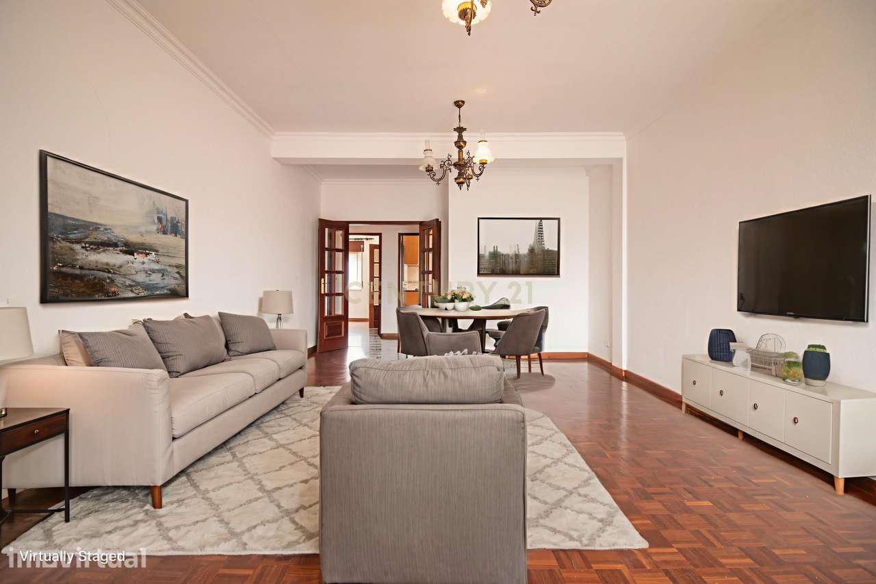 Apartamento T4+1 duplex com garagem no centro da cidade da Figueira da - Grande imagem: 3/54