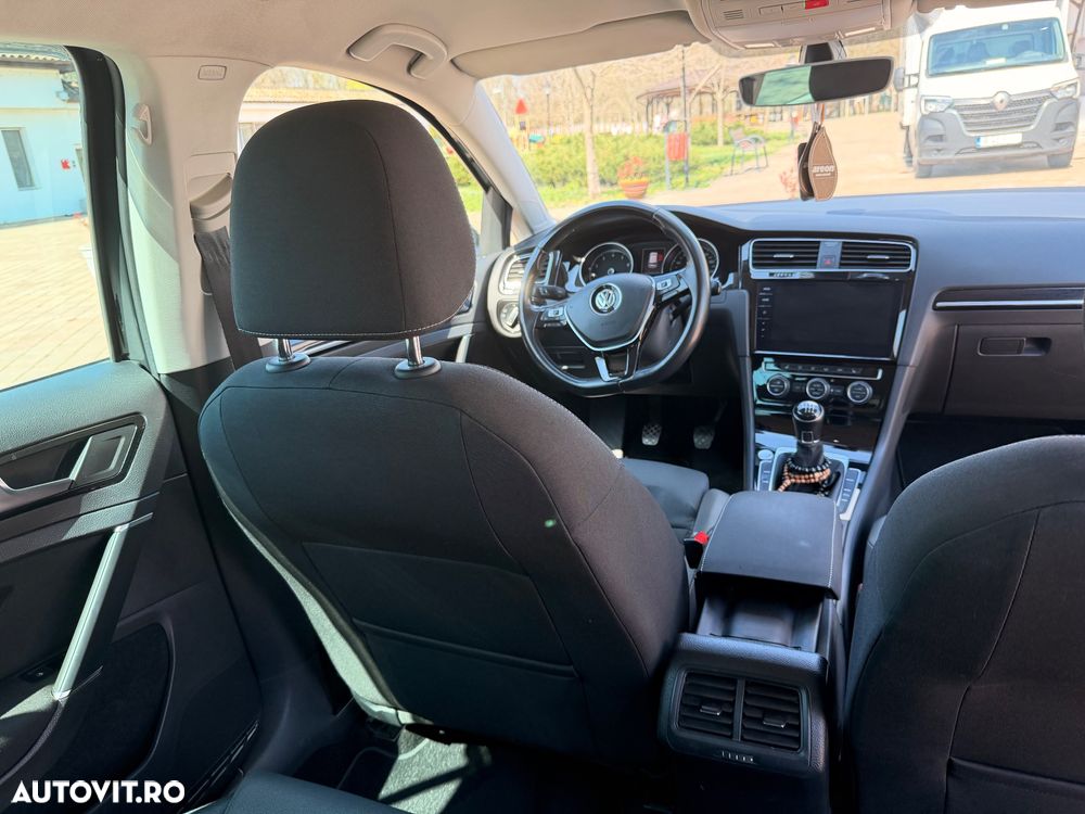 Volkswagen Golf - 15