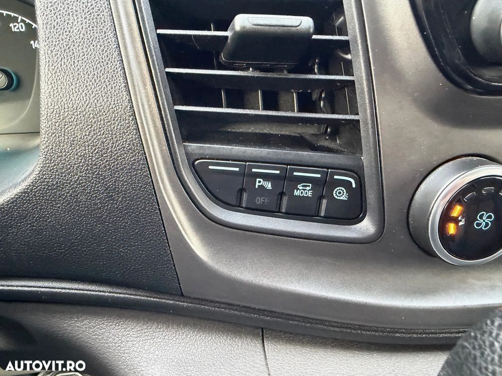 Ford TRANSIT CUSTOM - 6