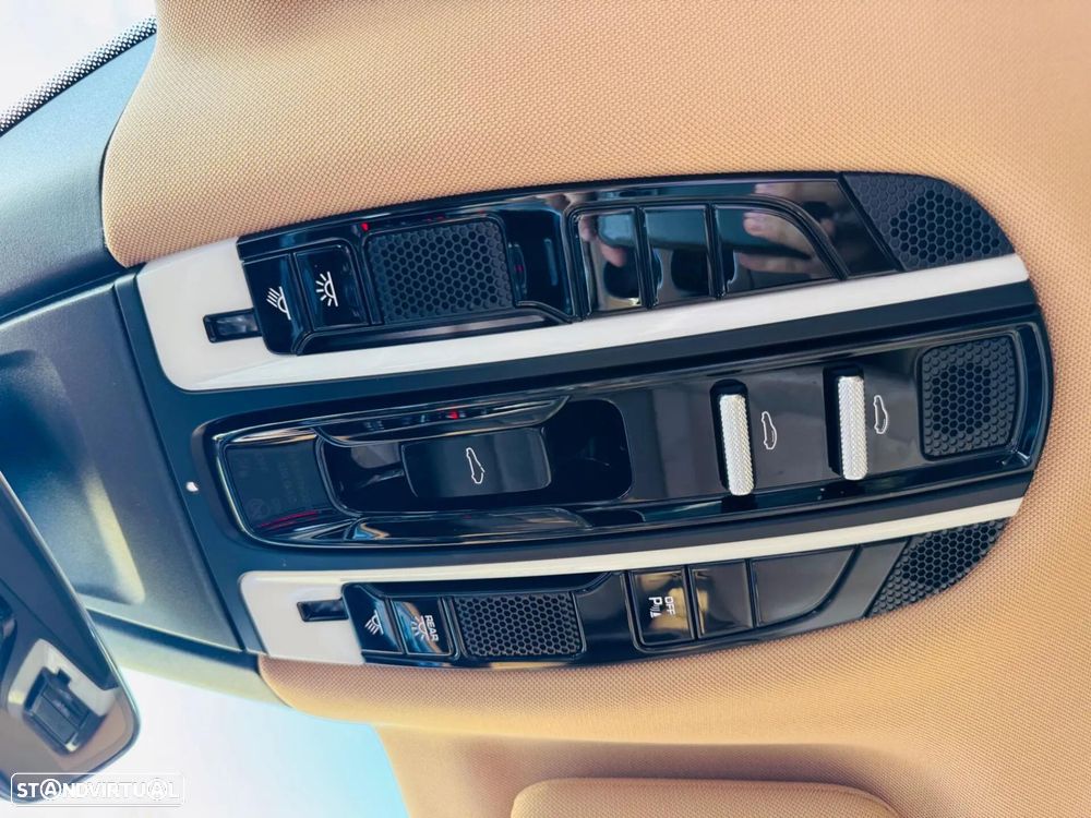 Porsche Panamera Sport Turismo 4 E-Hybrid - 49