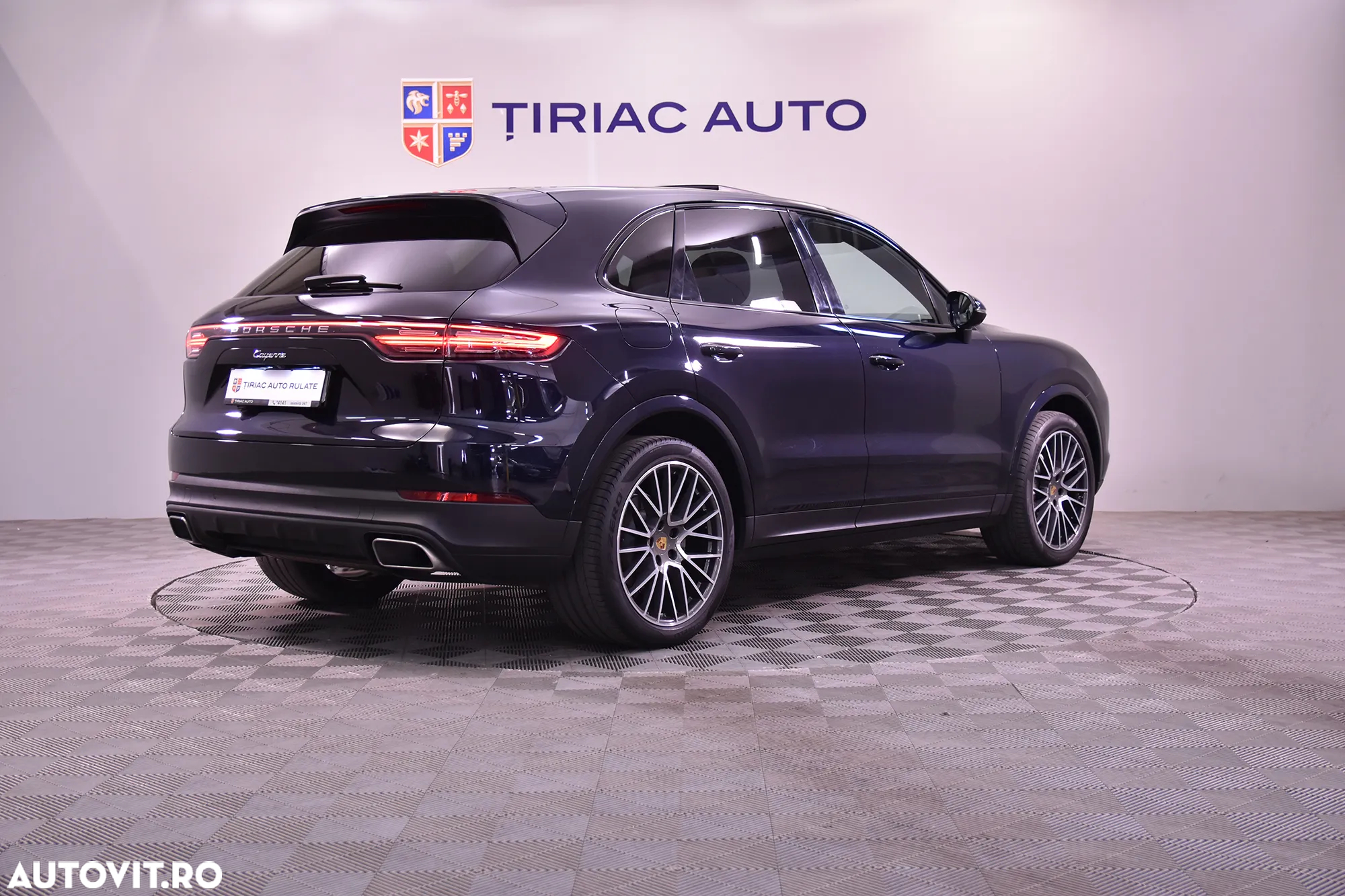Porsche Cayenne - 5