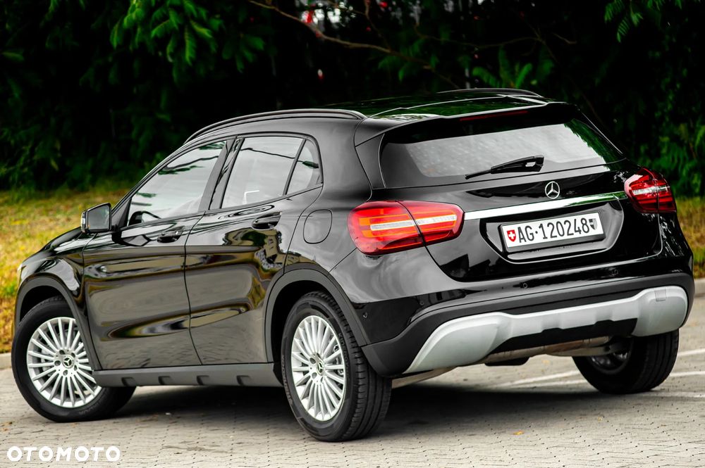 Mercedes-Benz GLA 250 4Matic 7G-DCT Activity Edition - 17