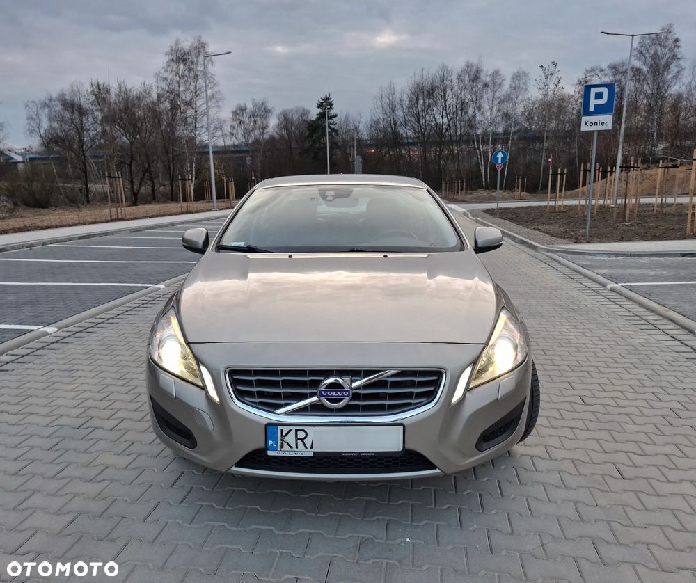 Volvo S60 T3 Momentum - 5