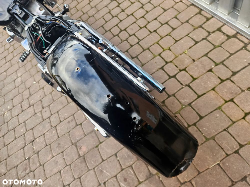 Harley-Davidson Sportster Custom 1200C - 16