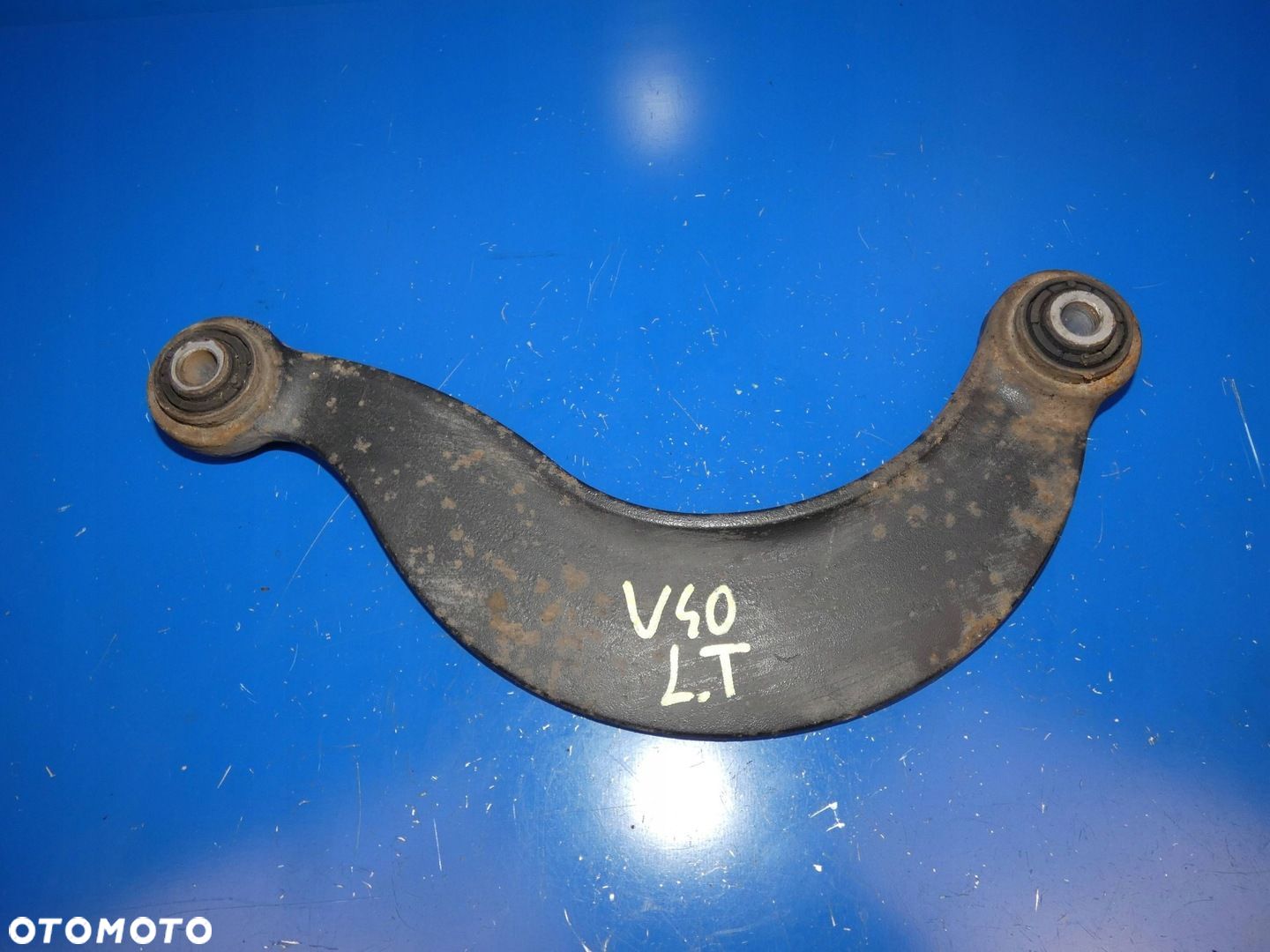 VOLVO V40 II WAHACZ LEWY TYŁ TYLNY - 1