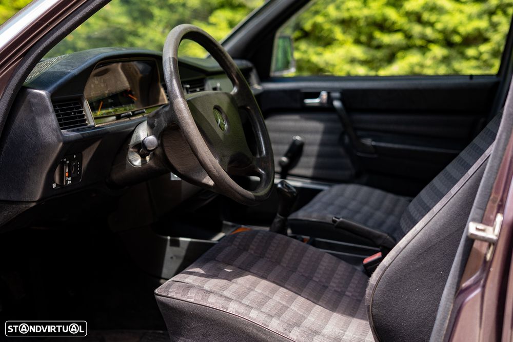 Mercedes-Benz W201 (1982-1993) 190 D 2.0 - 20