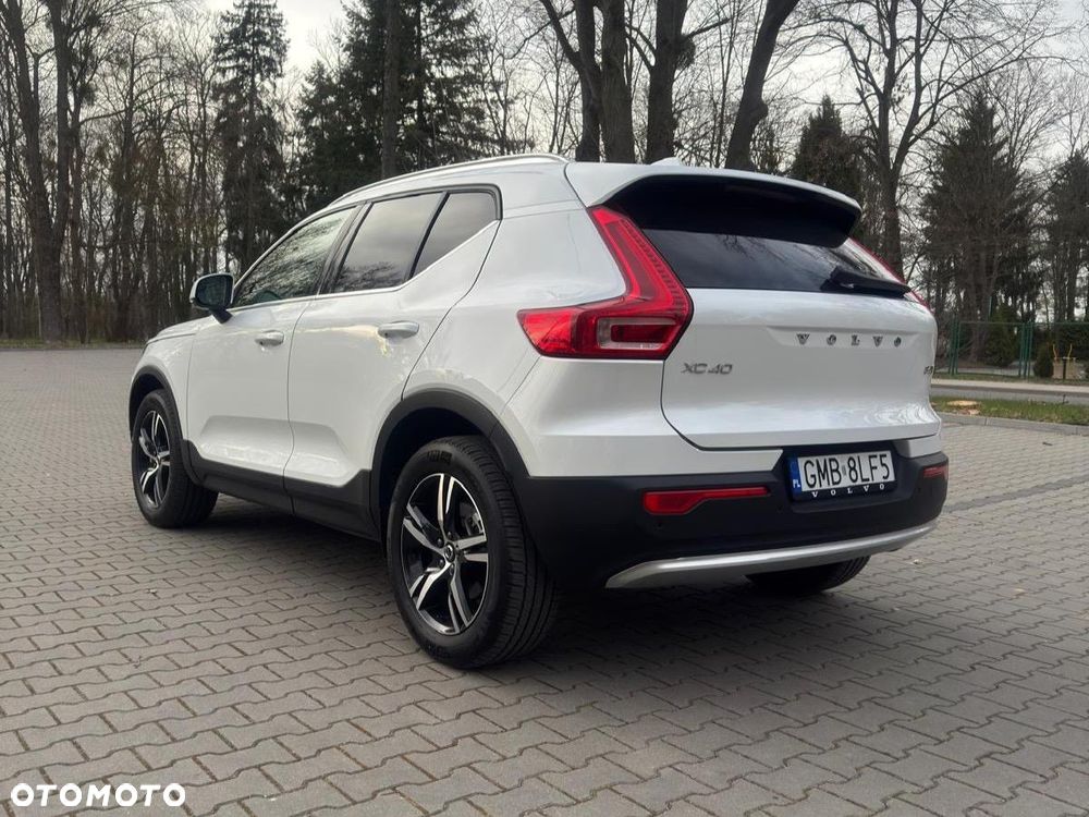 Volvo XC 40 B5 B AWD Geartronic Inscription - 4