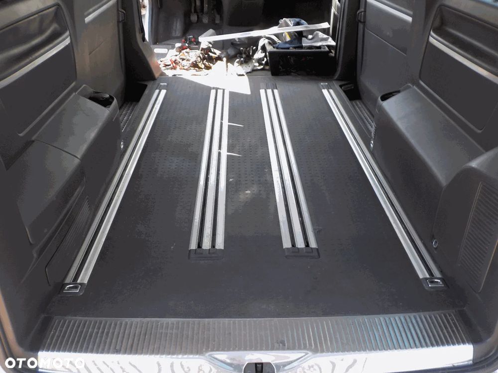 VW T5 T6 MULTIVAN PODŁOGA SZYNY WYKŁADZINA 2XDRZWI CZARNA - 1
