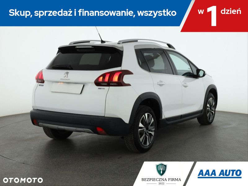 Peugeot 2008 - 6