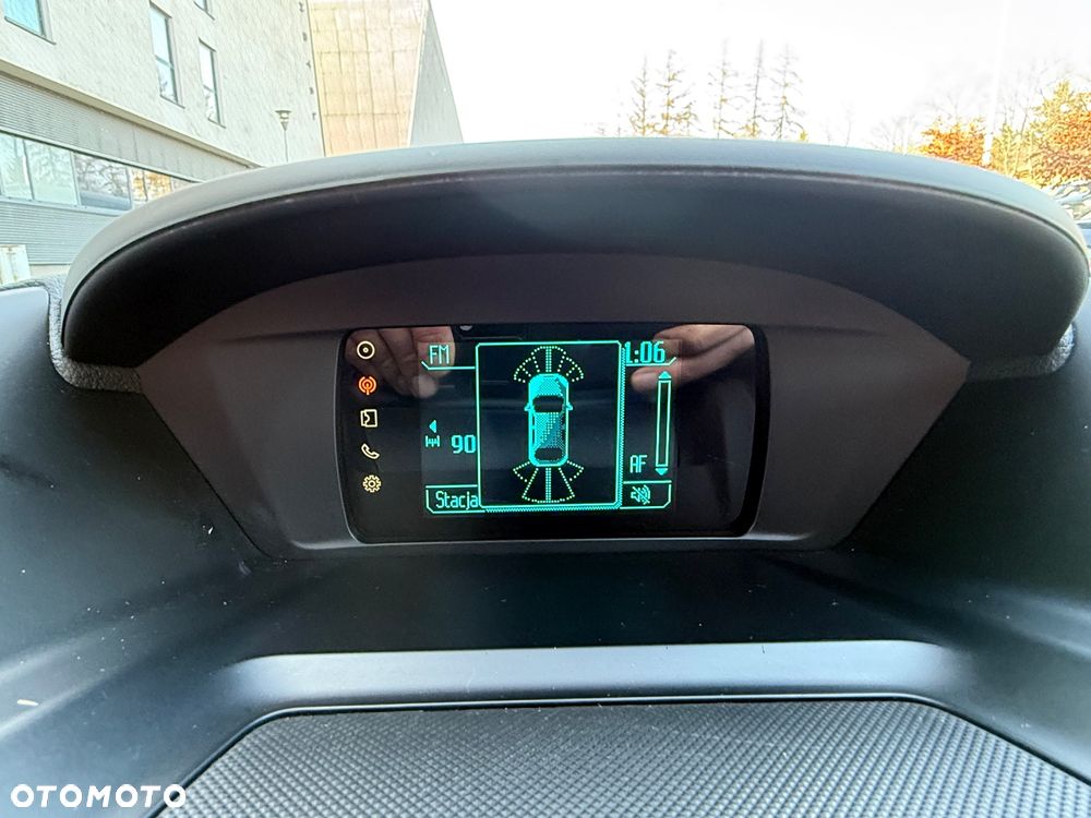 Ford Kuga 1.5 EcoBoost 2x4 Titanium - 24