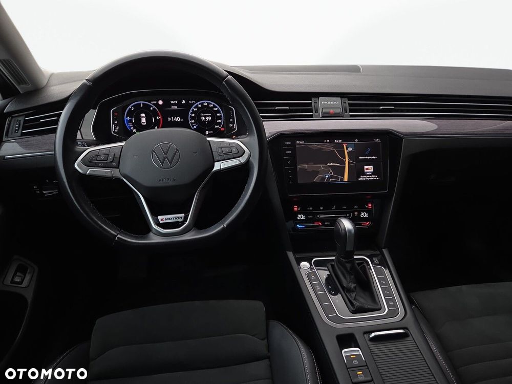 Volkswagen Passat - 9