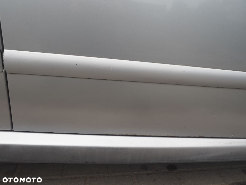 Drzwi Prawe Przednie Peugeot 307 Kolor: EZR - 6