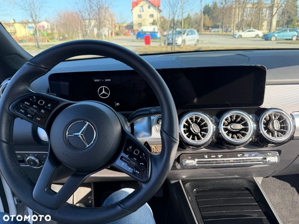 Mercedes-Benz GLB 250 4-Matic Progressive 8G-DCT - 6