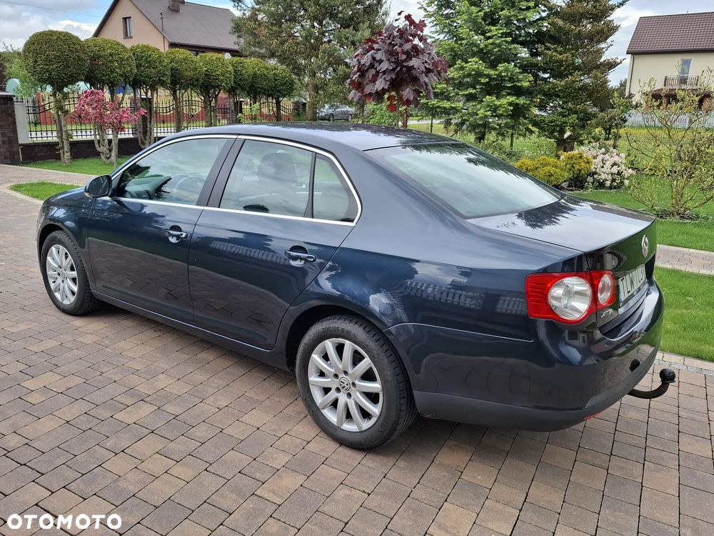 Volkswagen Jetta 1.9 TDI Comfortline - 5